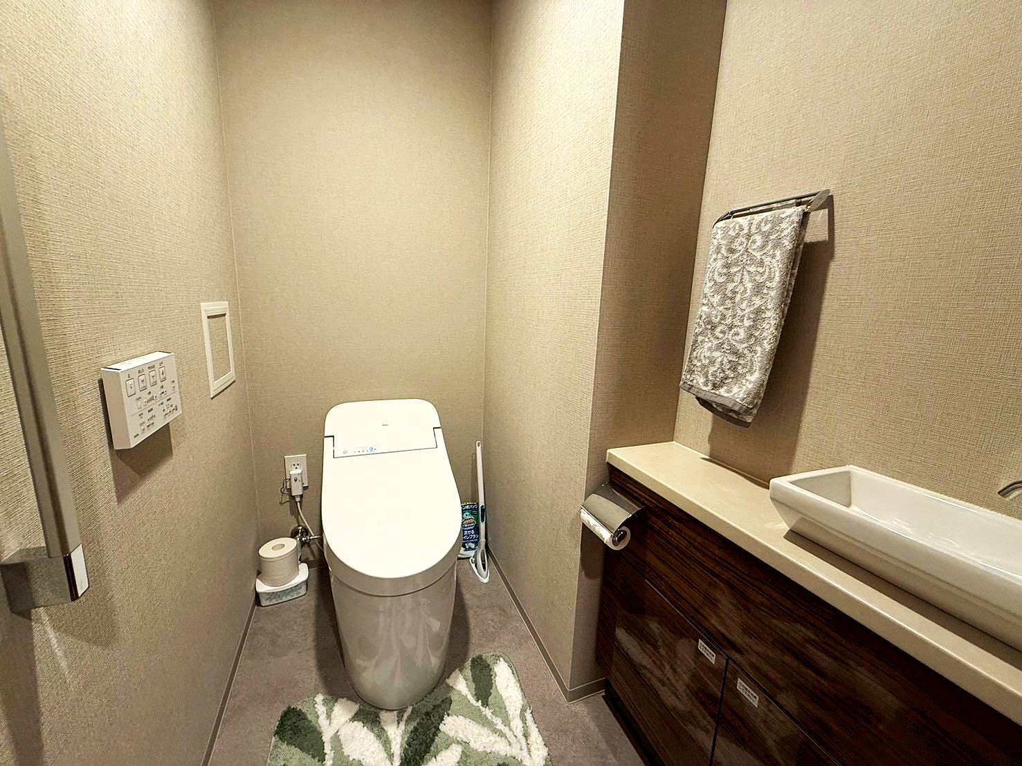 LINE_ALBUM_磯貝さん_251113_209 守勢